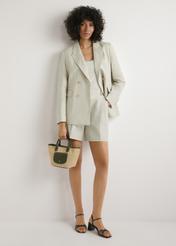 Malá tkaná dámska kabelka TOREC-1230-1E(W26) - pohľad na produkt mierne diagonálny, na svetlom pozadí. Viditeľná je celá silueta.