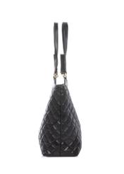 Veľká prešívaná dámska kabelka TOREC-1118-99(W26), bočný pohľad na produkt na bielom pozadí.