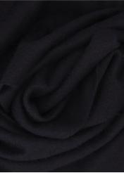 Pánska vlnená šatka čiernej farby SZAMT-0034-99(Z25) detail produktu.