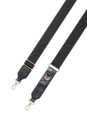 Čierna tkaná dámska kabelka TOREC-0767-9P(W26) - pohľad na produkt zhora, na bielom pozadí.