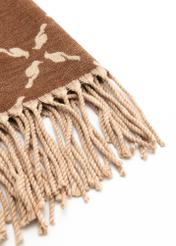 Obojstranná dámska šatka s monogramom SZADT-0206-24(Z25), detailný záber na produkt, pohľad na bielom pozadí.