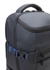 Čierny pánsky cestovný batoh TORMN-0392-9J(W26), detailný záber produktu na bielom pozadí.