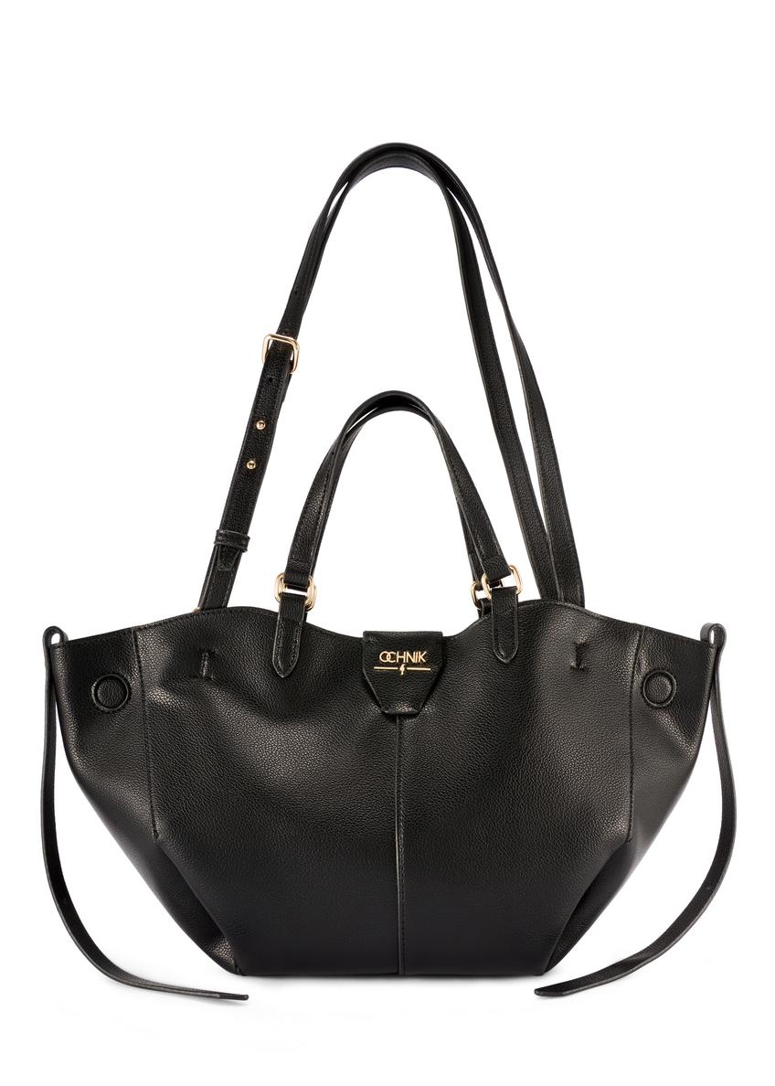 Čierna dámska kabelka cez rameno TOREC-1231-99(W26), pohľad spredu na bielom pozadí.