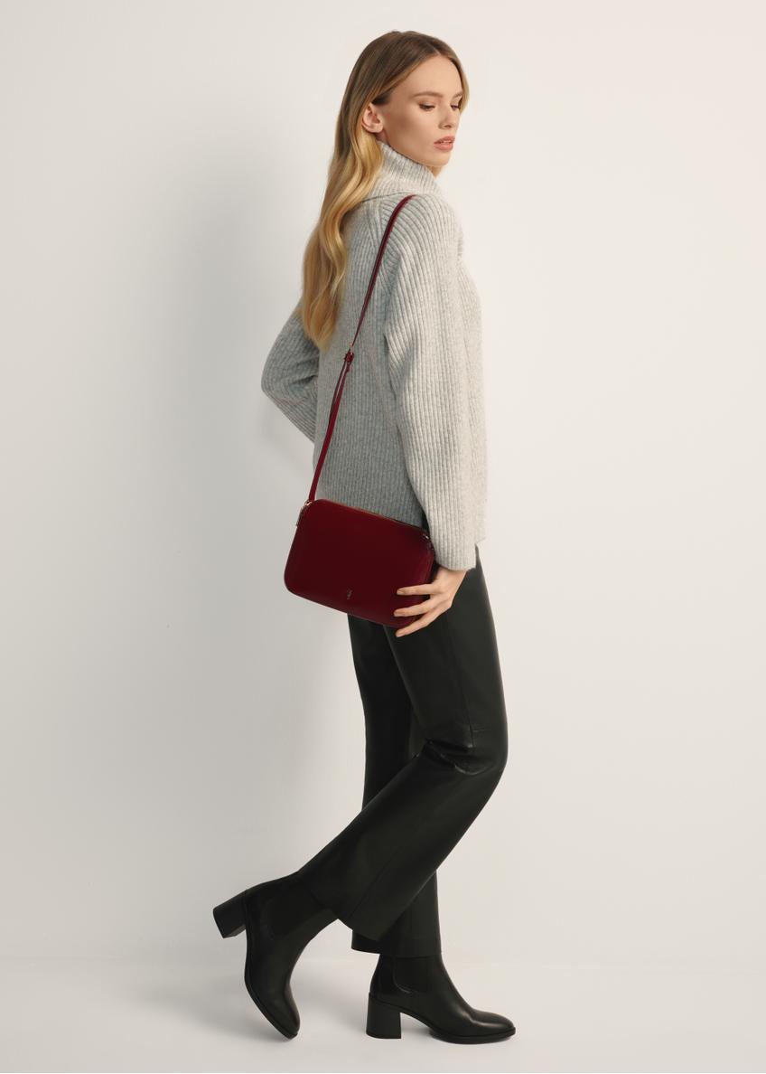 Bordová lakovaná dámska crossbody kabelka TOREC-0205F-43(Z25)
