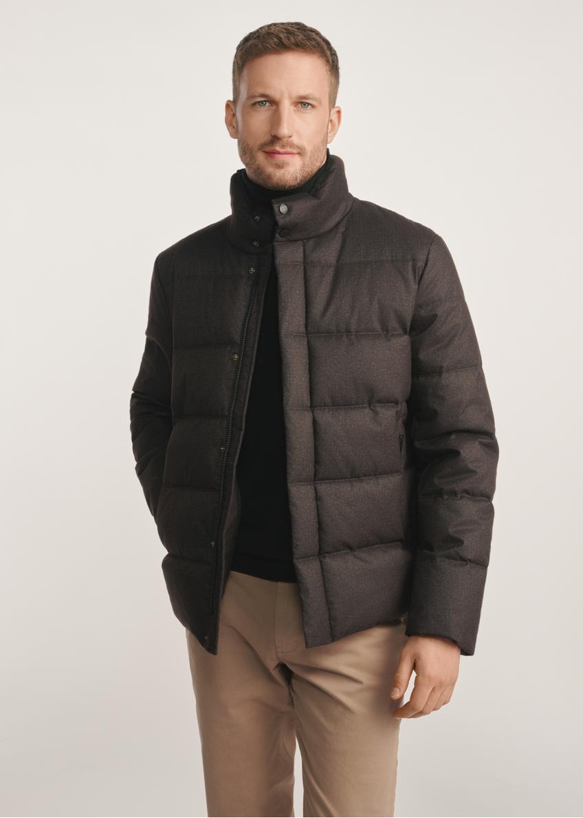 Pánska grafitová bunda KURMT-0390-99(Z25) - pohľad spredu na model produktu na bielom pozadí. Viditeľná polovica siluety.