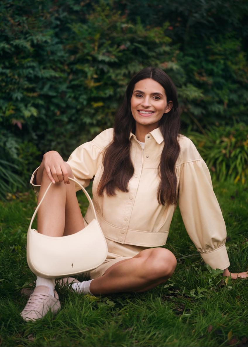 Svetložltá kožená kabelka  TORES-1288-2A(W26)