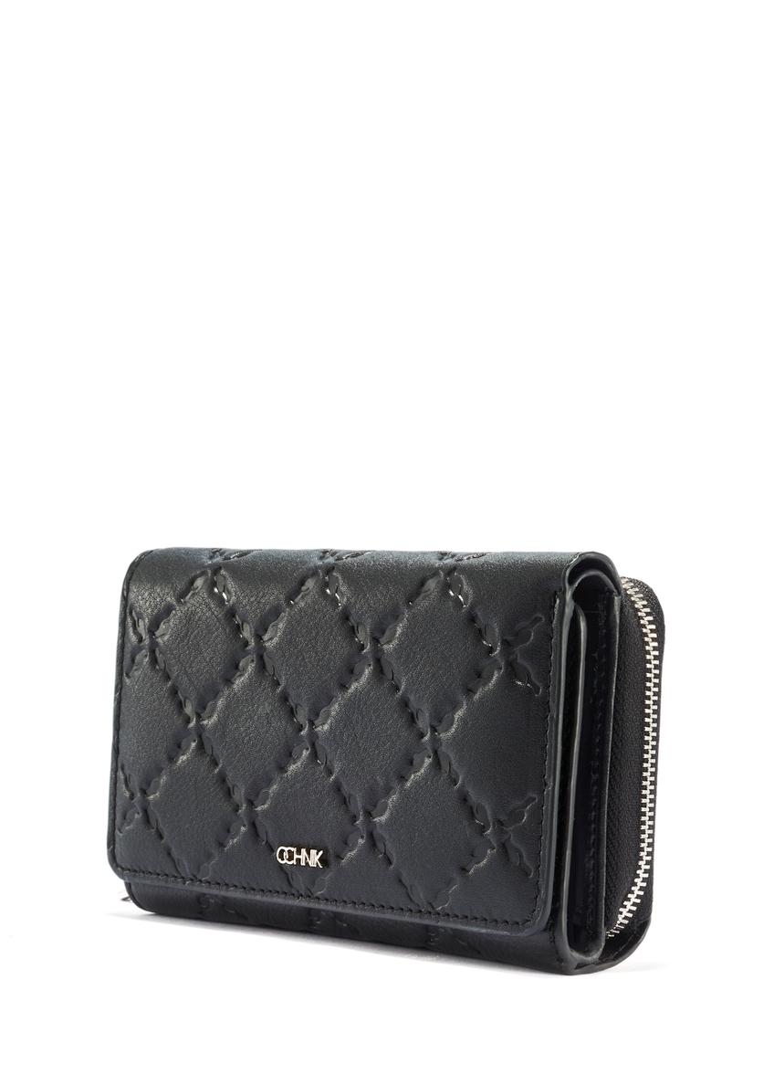 Čierna kožená dámska peňaženka s monogramom PORES-0882A-99(W25)