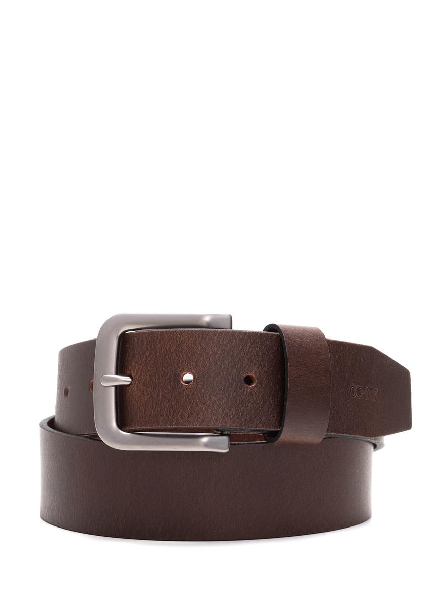 Dámsky opasok z hnedej kože PASDS-0312A-89(Z25), pohľad spredu na bielom pozadí.