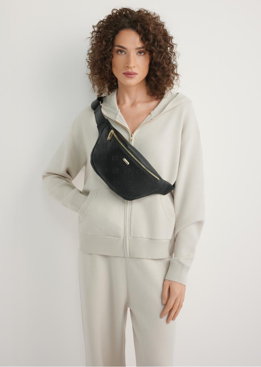 Dámska čierna ľadvinka s monogramom TOREC-1158-9P(W26)