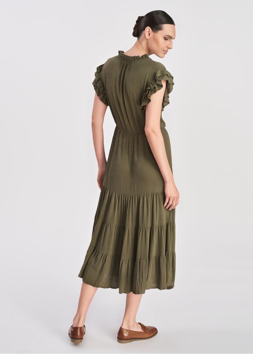 Dlhé khaki šaty SUKDT-0187-54(W25), zobrazenie produktu na modeli. Je viditeľná celá silueta.