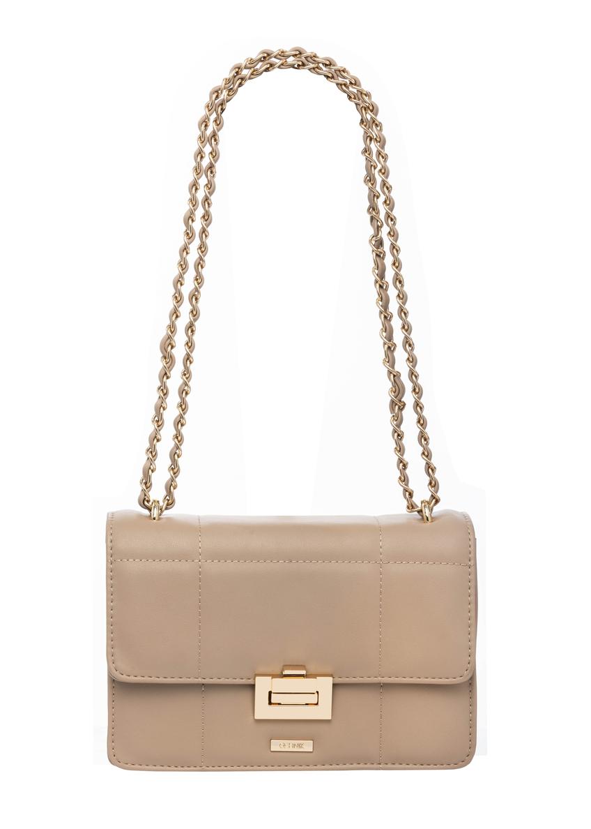 Malá dámska kabelka v ťavej farbe TOREC-1186-1D(W26) - pohľad na produkt spredu, na bielom pozadí.