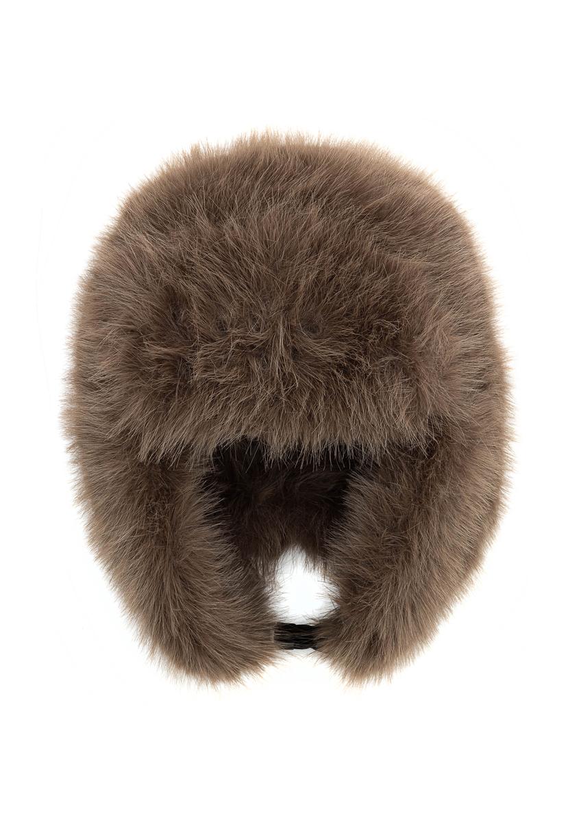 Hnedá dámska čiapka s klapkami na uši CZADF-0047-89(Z25) - pohľad spredu na produkt na bielom pozadí.