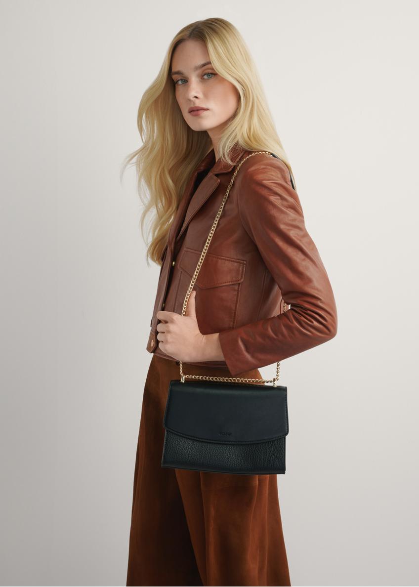 Elegantná čierna dámska kabelka TOREC-1165-99(W26)