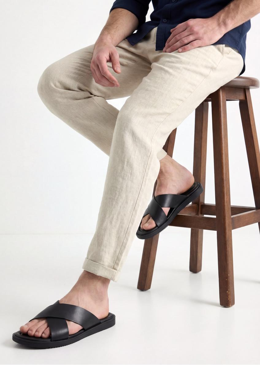 Čierne kožené pánske šľapky BUTYM-0536-99(W26)