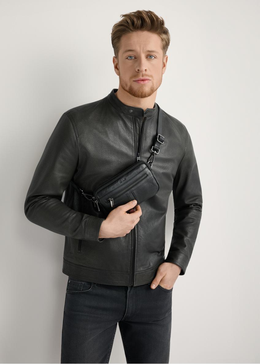 Malá čierna pánska kožená taška TORMS-0492-99(W26)