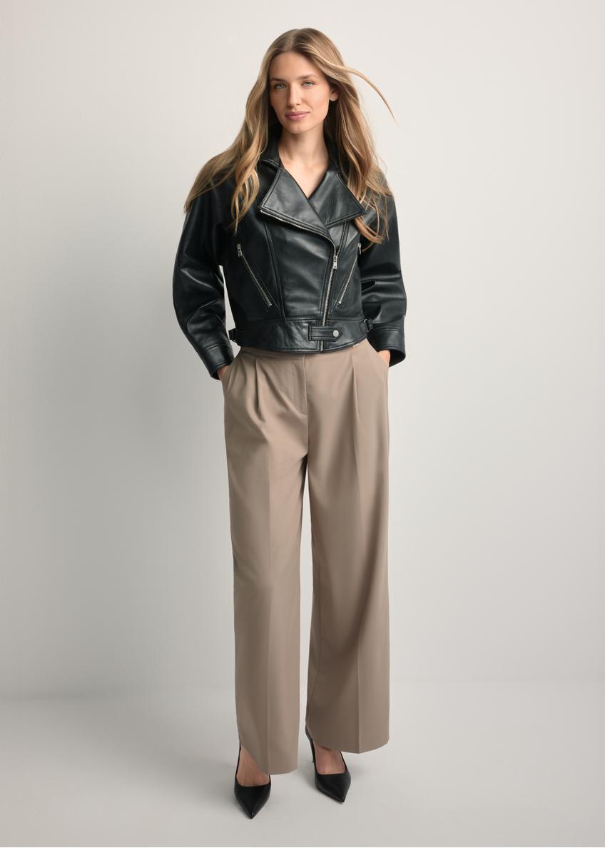 Dámska Krátka čierna kožená bunda KURDS-0607-99(W26)