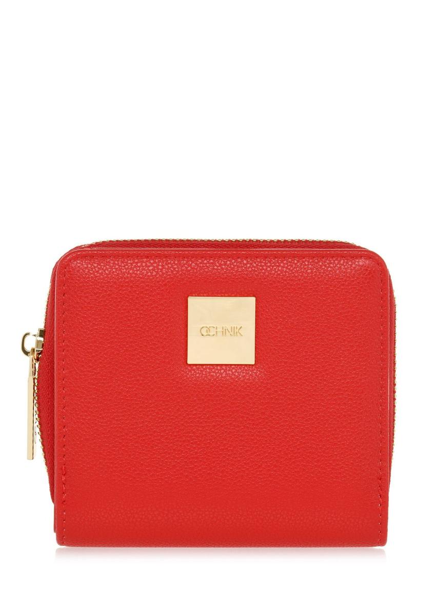 Malá červená dámska peňaženka s logom POREC-0366-4A(W26), pohľad spredu na bielom pozadí.