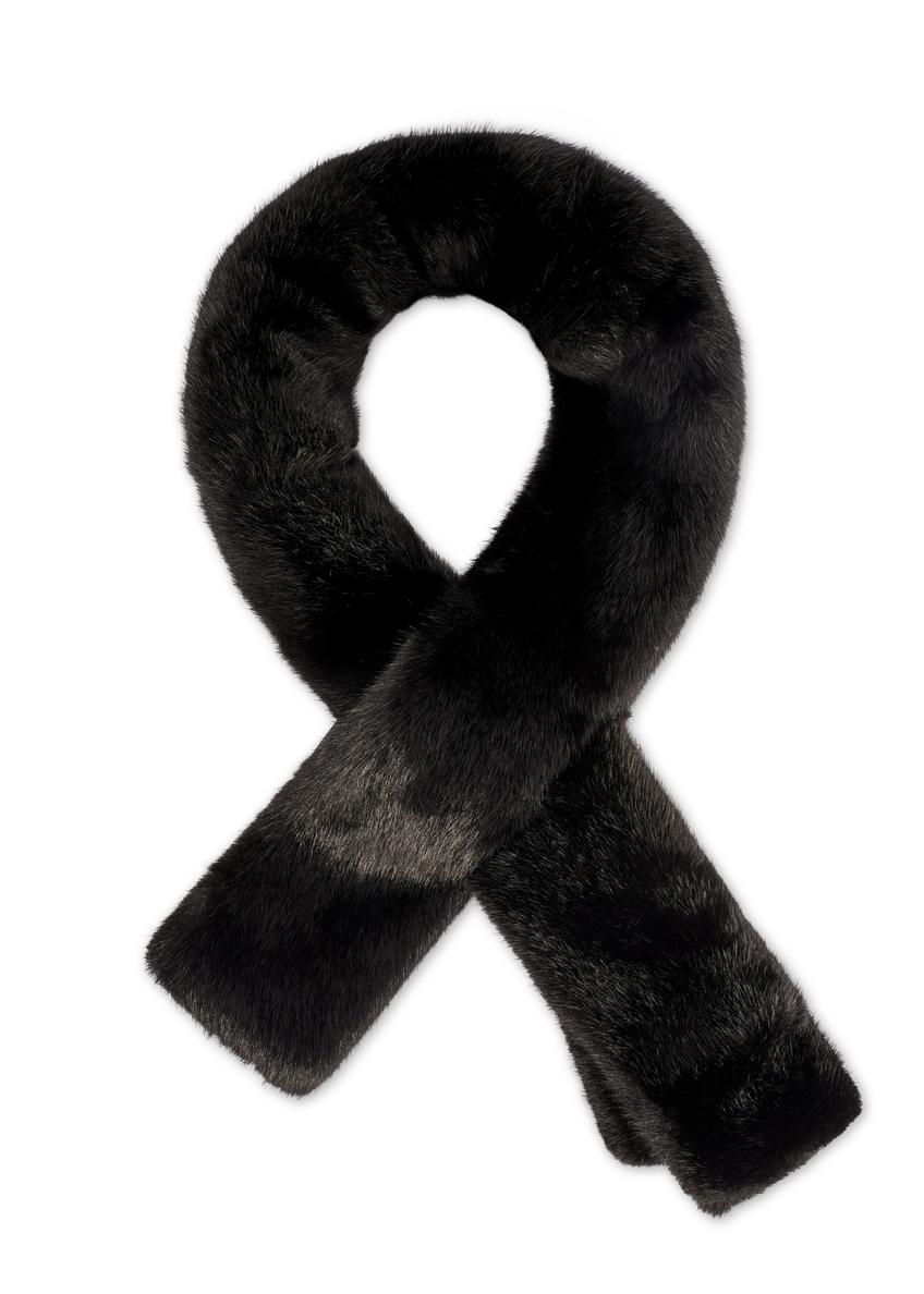 Čierna dámska zimná šatka SZADF-0035-99(Z25) - pohľad na produkt spredu, na bielom pozadí.