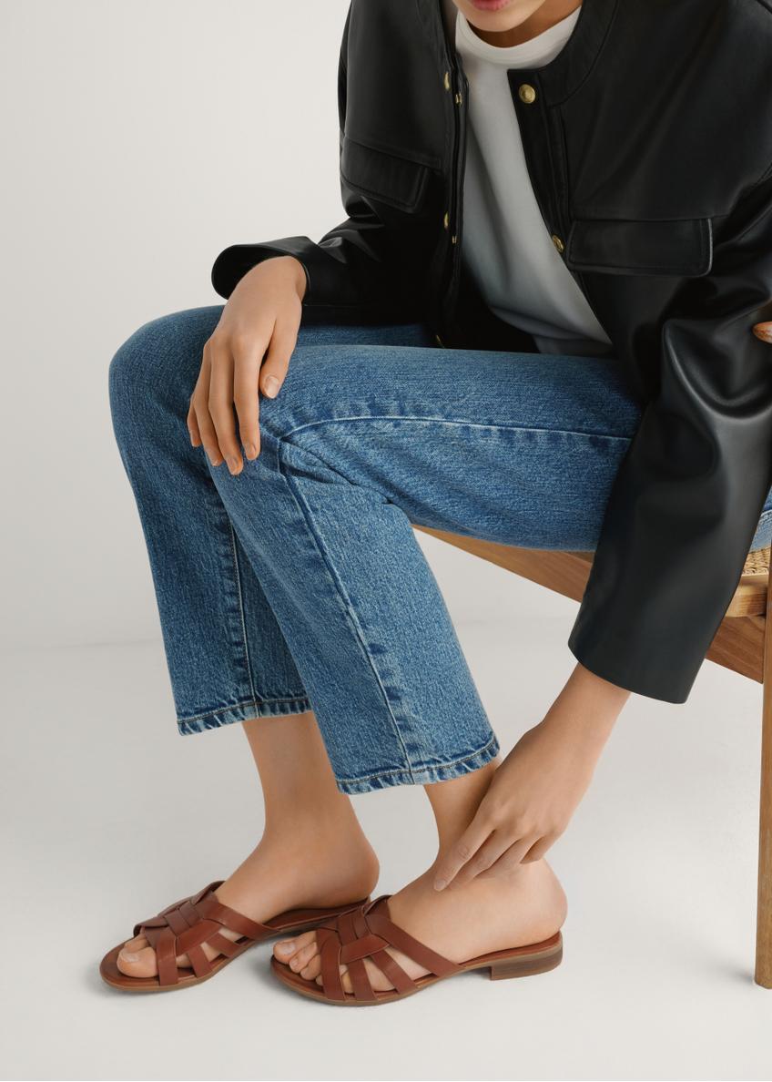 Dámske kožené šľapky v koňakovej farbe BUTYD-1266-1F(W26)