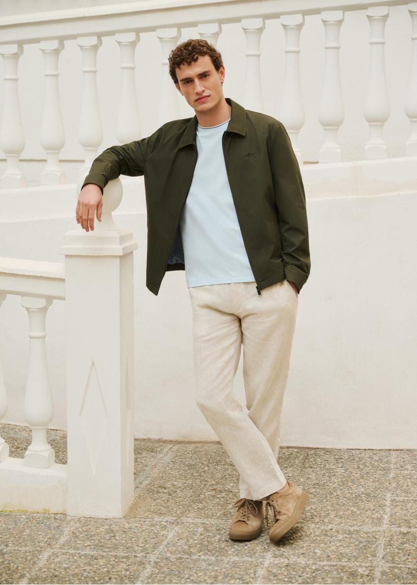 Pánska prechodná bunda v khaki farbe KURMT-0415-8D(W26)