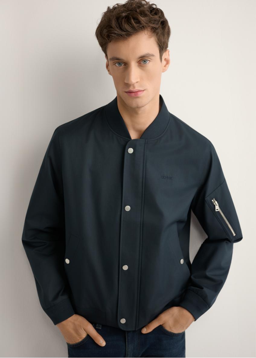 Pánska tmavomodrá prechodná bunda  KURMT-0403-7D(W26)