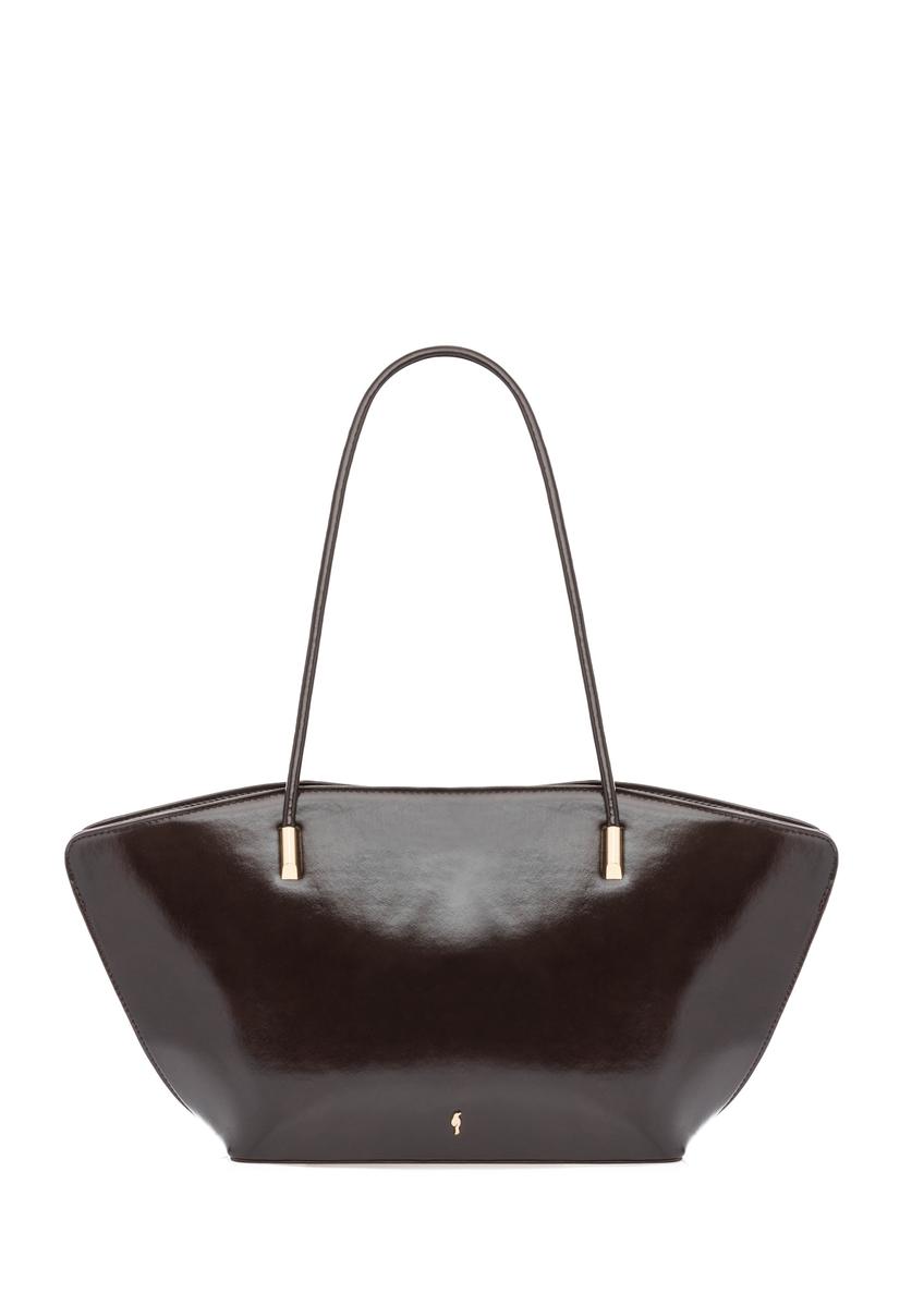 Hnedá dámska kabelka cez rameno TOREC-1237-1I(W26), pohľad spredu na bielom pozadí.