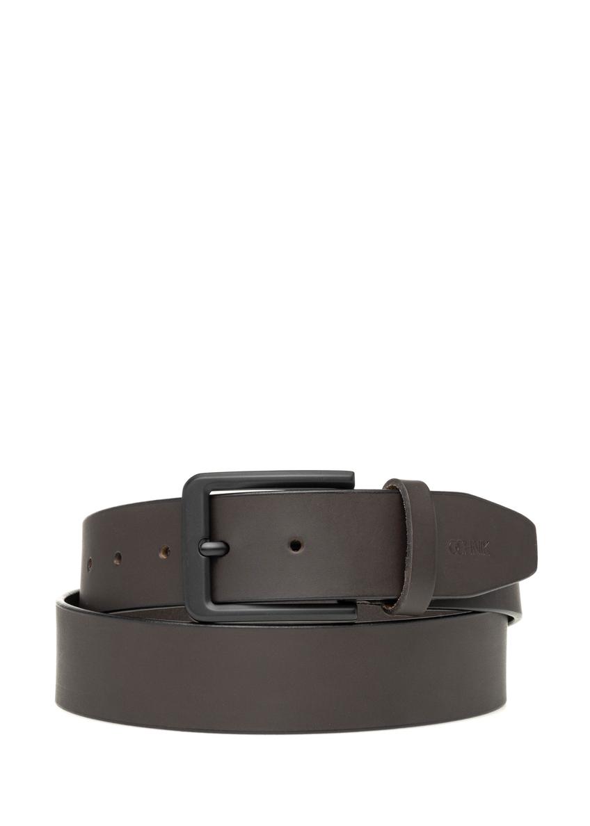 Pánsky hnedý kožený opasok PASMS-0280-1H(W26) - pohľad spredu na produkt, na bielom pozadí.