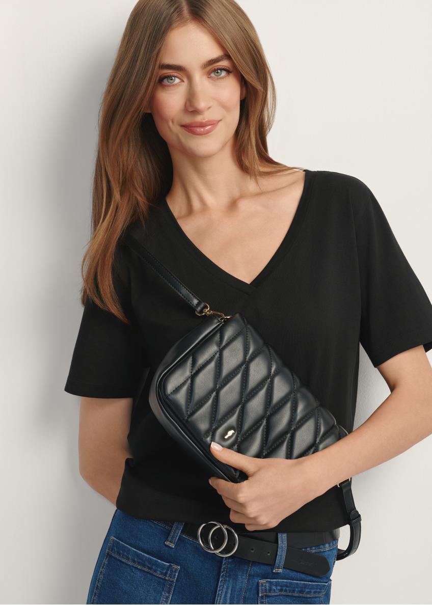 Dámska čierna kabelka s prešívaním TOREC-1151-99(W26)