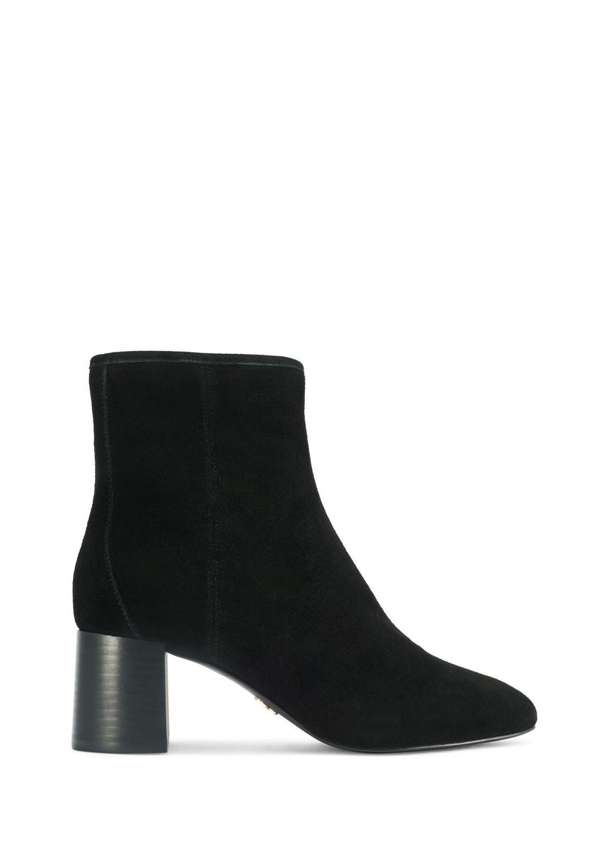 Čierne semišové členkové topánky na podpätku BUTYD-1218-99(Z25)