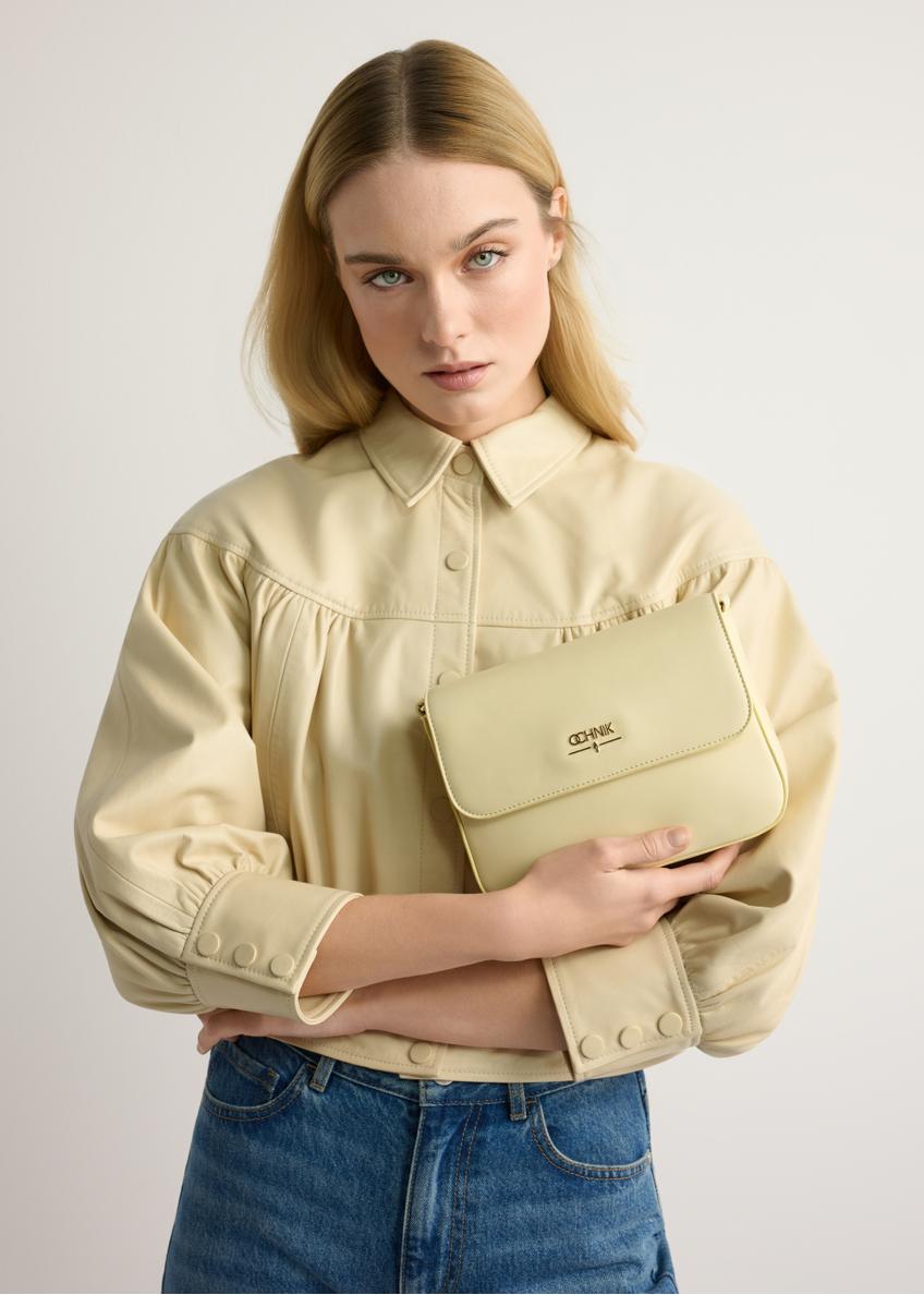 Jasne žltá dámska taška cez rameno s retiazkou TOREC-0767-2A(W26)