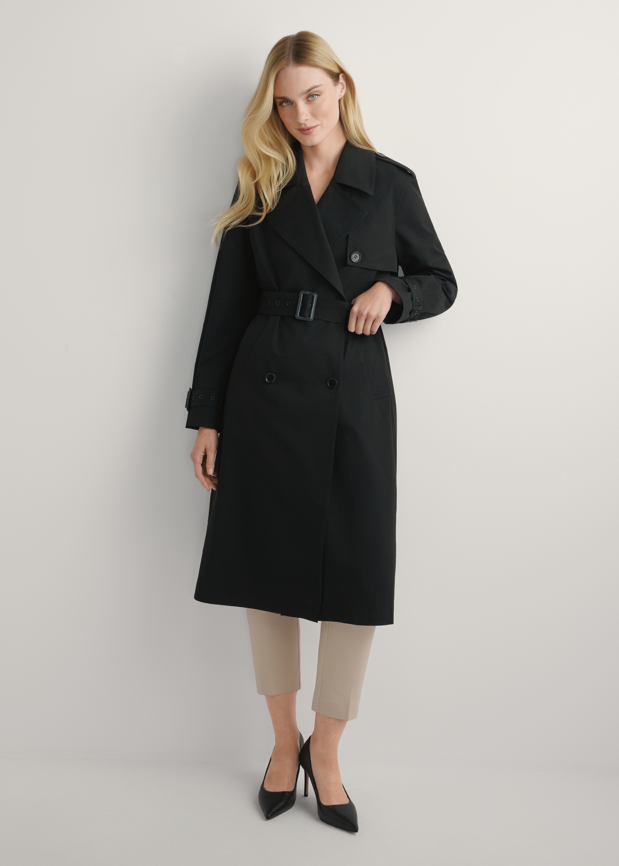 Dlhá čierna dámska bunda v podobe kabáta KURDT-0512-99(W26)