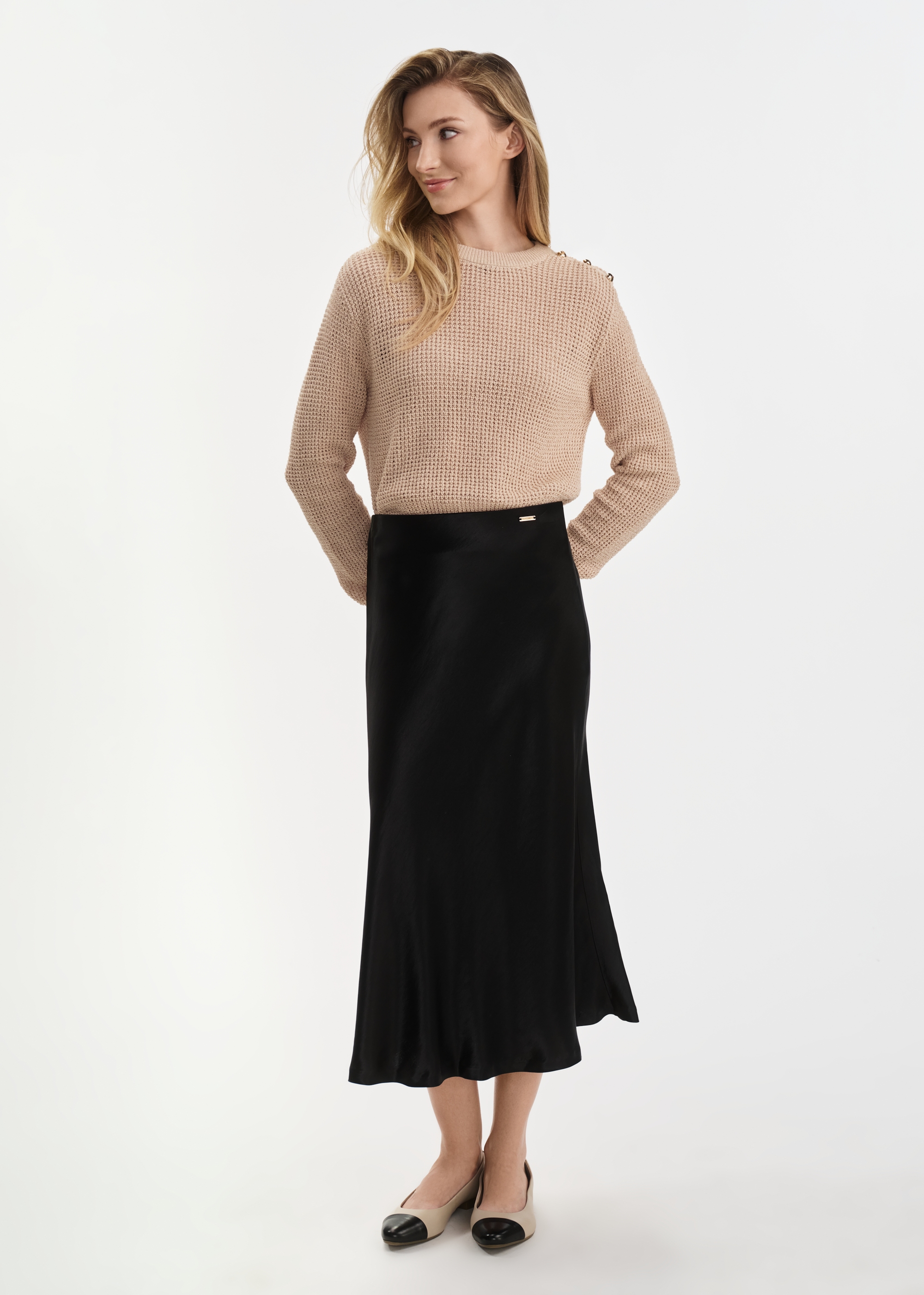 Čierna saténová midi sukňa SPCDT-0105-99 (W25)