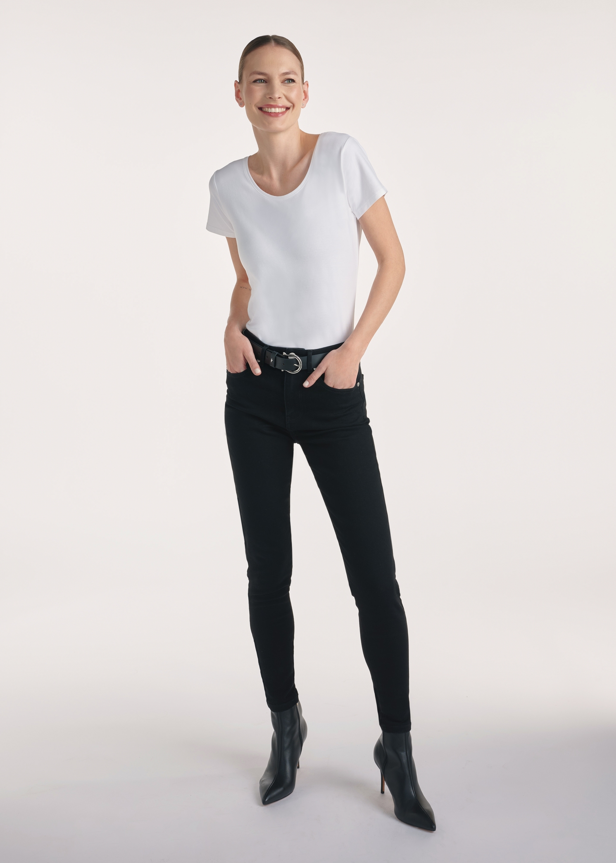 Čierne dámske džínsové nohavice JEADT-0010A-99(Z25)